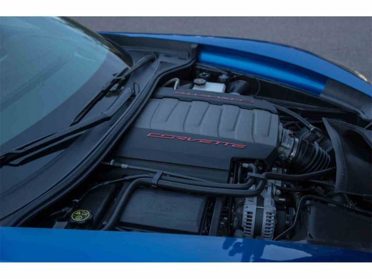 10728544-2014-chevrolet-corvette-std-c.jpg