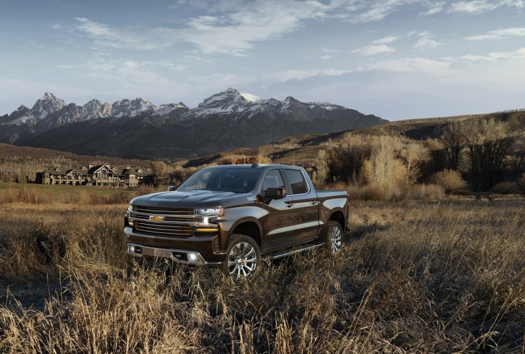 2019-Chevrolet-Silverado-004.jpg