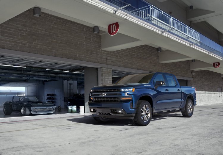 2019-Chevrolet-Silverado-012.jpg