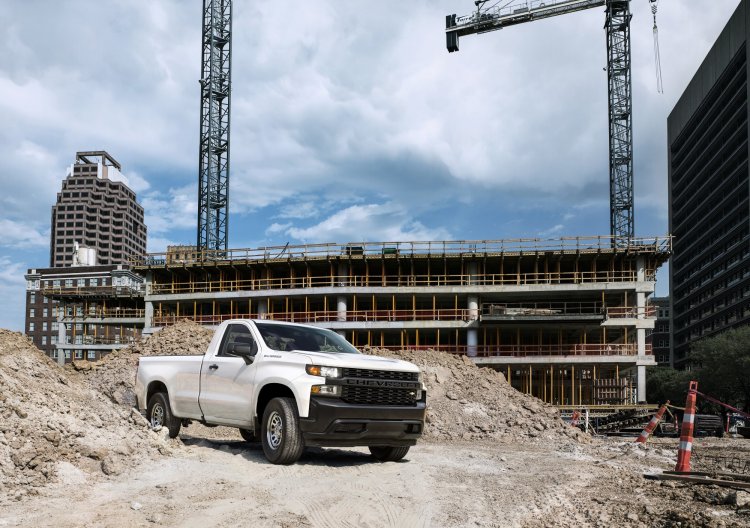 2019-Chevrolet-Silverado-017.jpg