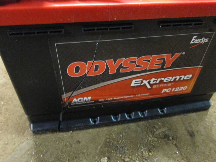 5a61357834cda_Odysseybatterydamaged(3).thumb.JPG.21b85e020a46f1048c497299f4c120b3.JPG
