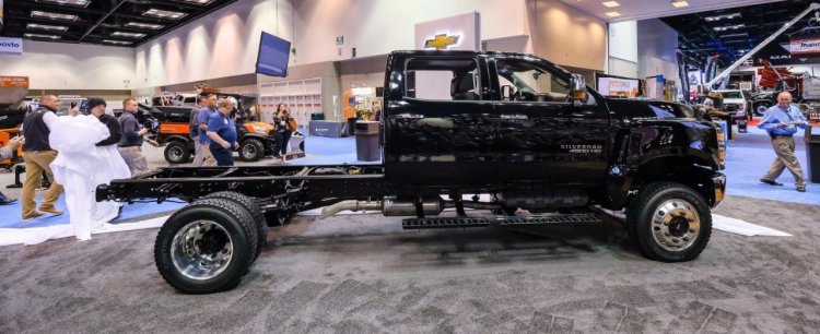 2019Silverado4500HD02.jpg