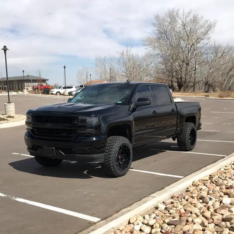 2019 chevy silverado blacked out
