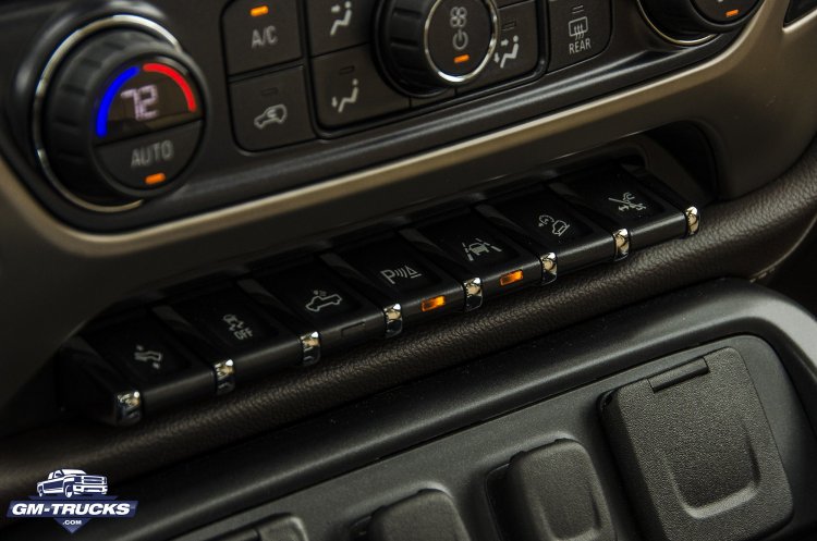 2018_Sierra_Denali_Review_Interior_05.jpg