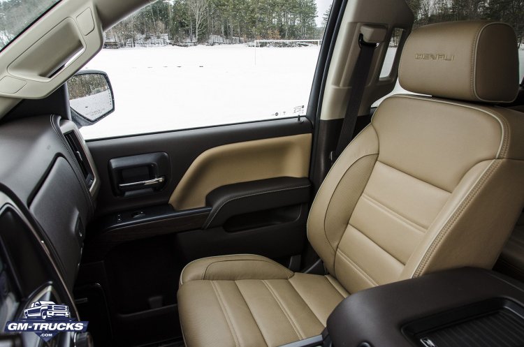 2018_Sierra_Denali_Review_Interior_08.jpg