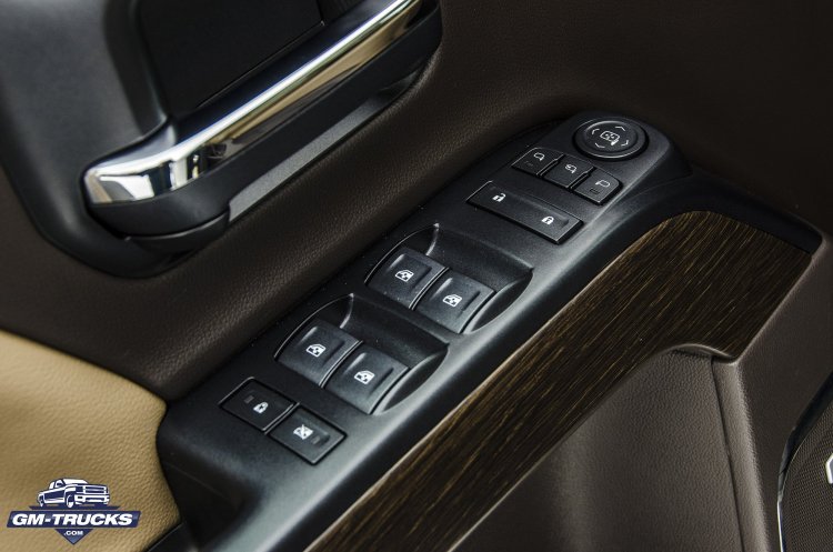 2018_Sierra_Denali_Review_Interior_09.jpg