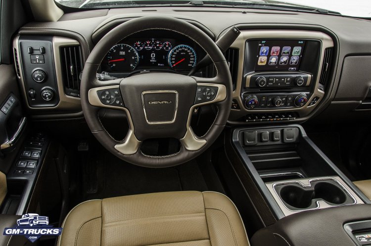 2018_Sierra_Denali_Review_Interior_10.jpg