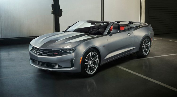 2019-Chevrolet-CamaroRS-010.jpg