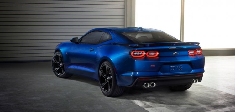 2019-Chevrolet-CamaroSS-003.jpg