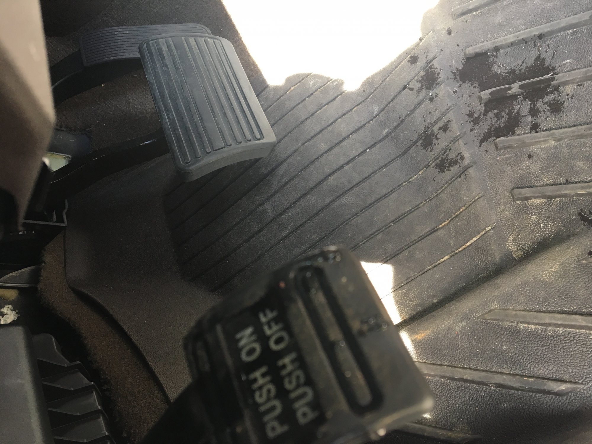 Satellite Antenna Leak 20152019 Silverado & Sierra HD