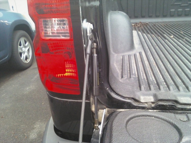 5ad1f77a045e9_tailgateassist.thumb.jpg.57986d14be383eeb6894175d8d71c734.jpg