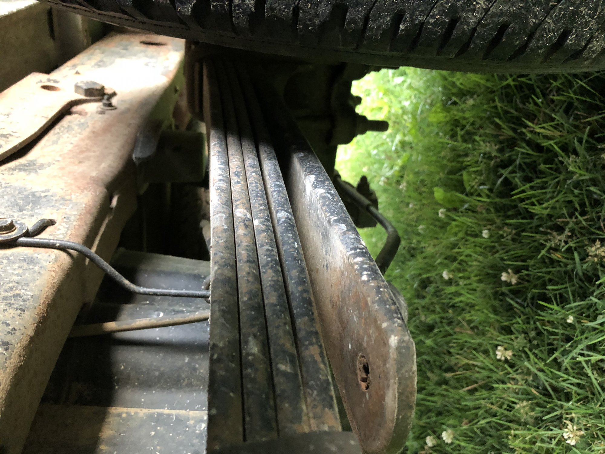 2001 2500 HD. What should my leaf spring set up look like? 20002014