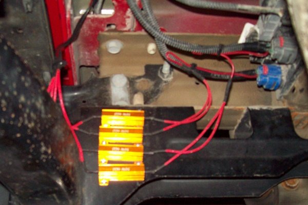 5b381465135a2_ResistorsRear.JPG.55c4689d0b57fd0072fbaf1ae77b32ed.JPG