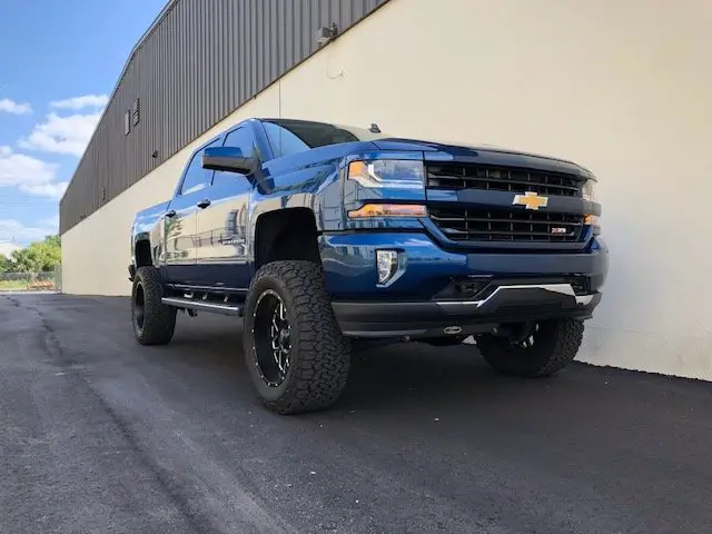 2017 silverado fender