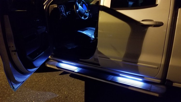 Running board lights - Driver side.jpg