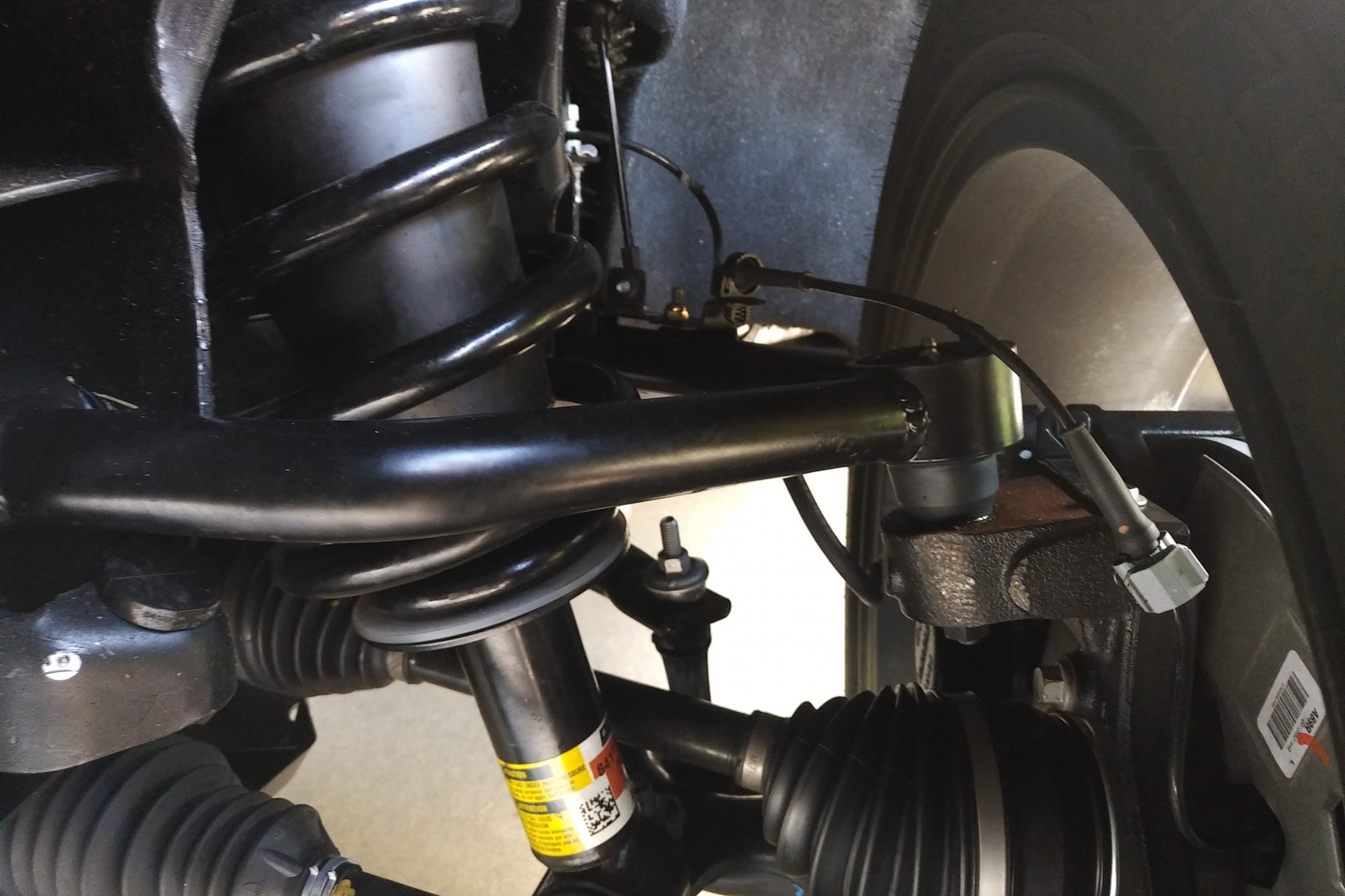 ReadyLift 2.25'' FRONT LEVELING KIT W/ CONTROL ARMS 20142018