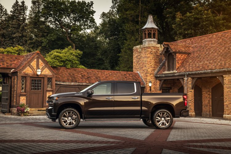 2018-SEMA-Chevrolet-Silverado-HighCountry-Concept-002.jpg