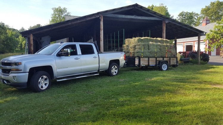 5b8fe41091149_TruckwithHayLoad.thumb.jpg.1ac7801266af2987fd5891a90bb5bbff.jpg