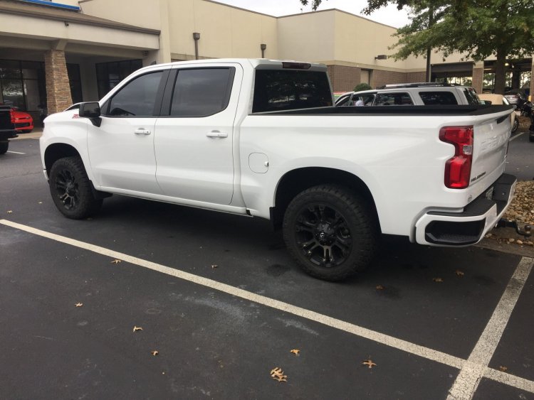 19WhiteZ71.JPG