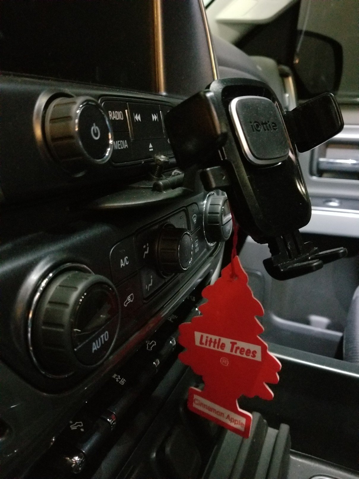 Phone mount? Page 3 20142018 Silverado & Sierra Mods