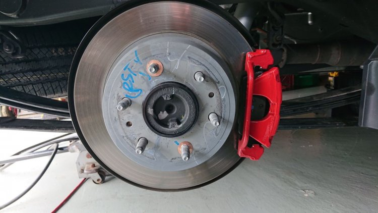 redrearcaliper.thumb.jpg.330e65a452fe7975cc52d1c58d2dc994.jpg