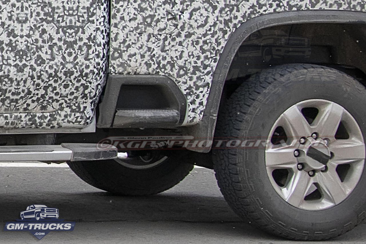 2020 Silverado HD Photographed With Almost No Camo