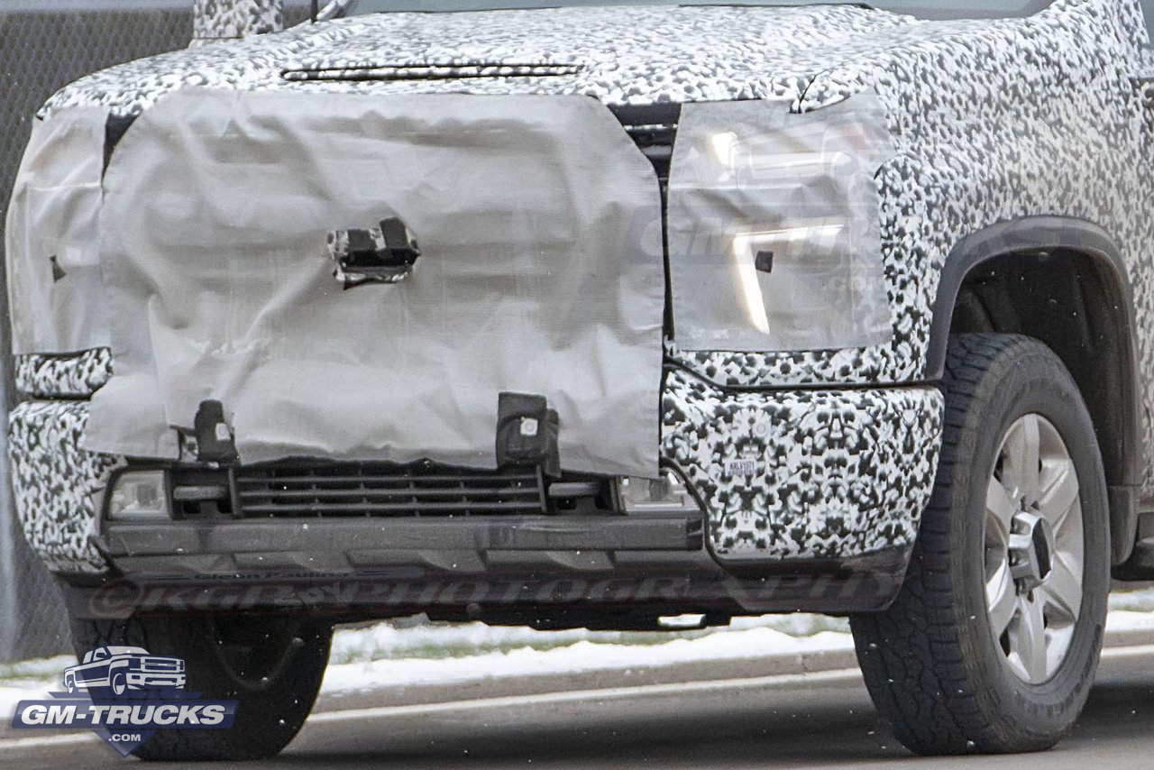 2020 Silverado HD Photographed With Almost No Camo