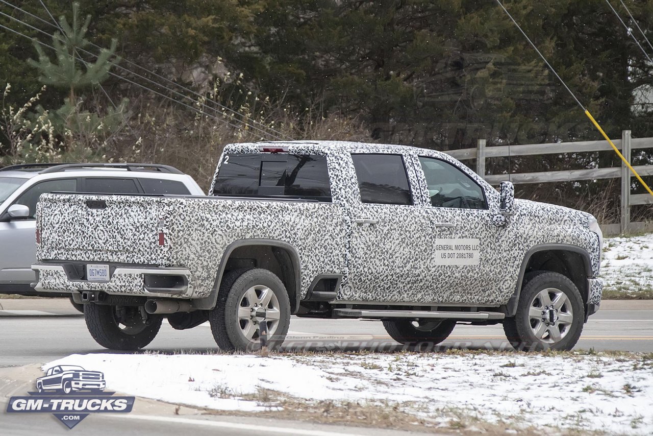 2020 Silverado HD Photographed With Almost No Camo