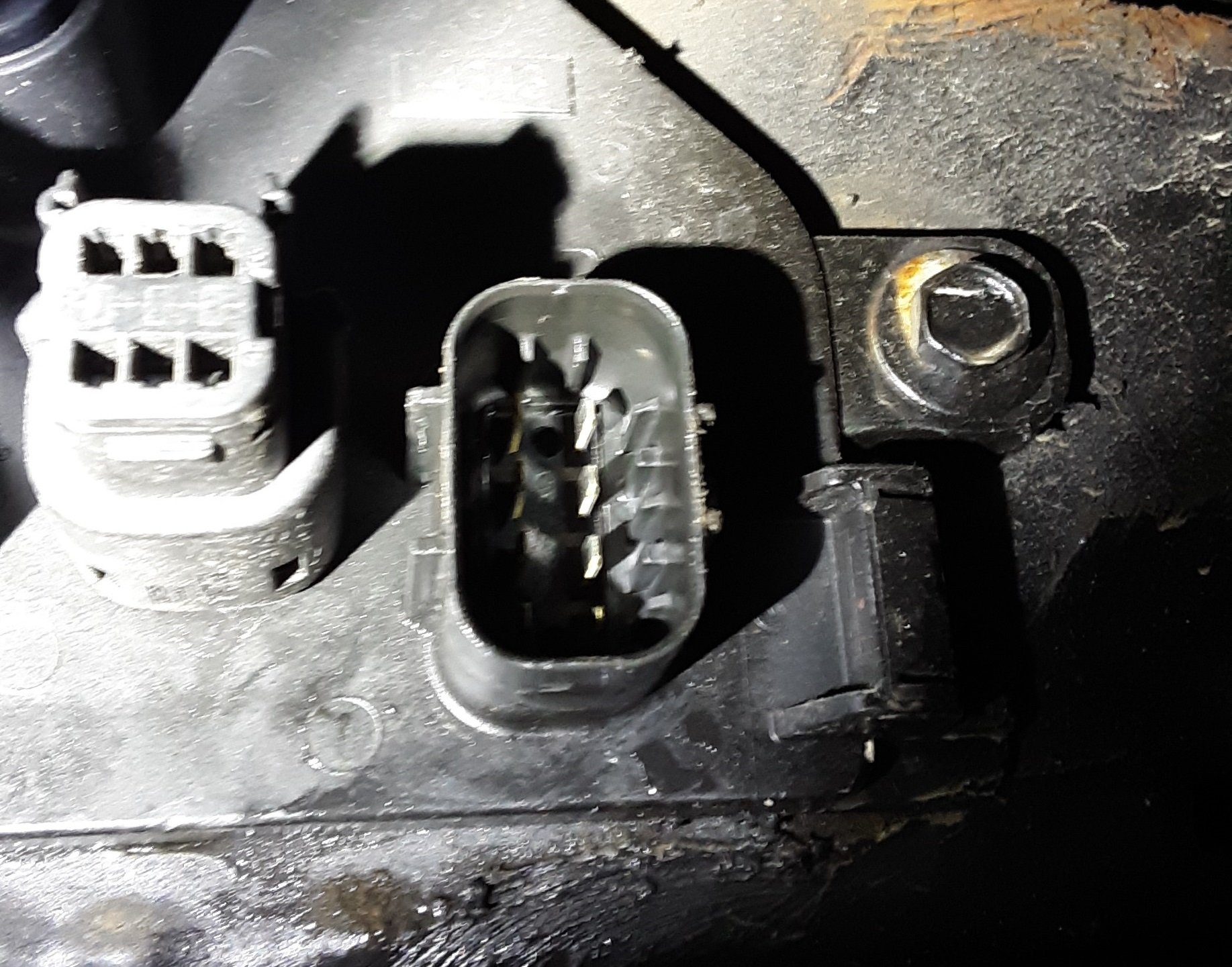 Wiring help - cargo light circuit from rear junction block X63 - 2014