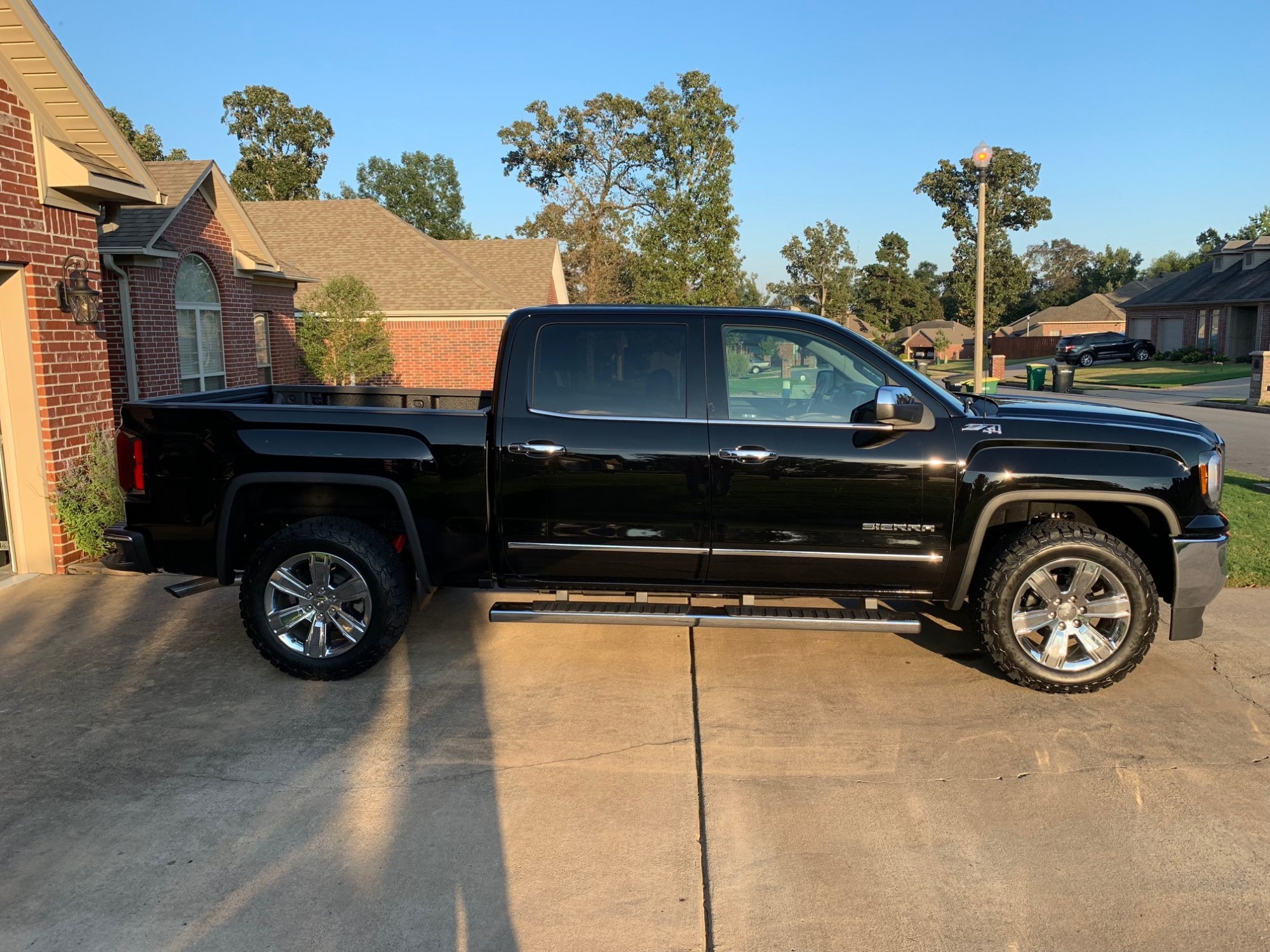 Largest Tire With No Level Or Lift 14 19 Silverado Sierra Gm Trucks Com Largest Tire With No Level Or Lift 14 19 Silverado Sierra Gm Trucks Com