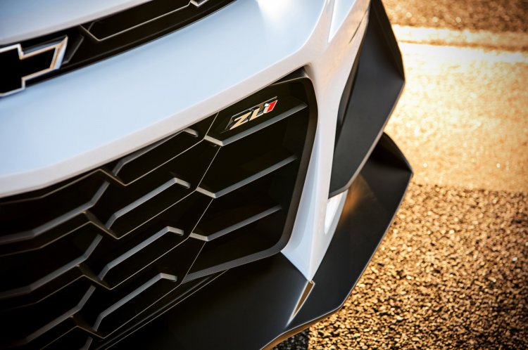 2019-Chevrolet-Camaro-ZL1-1LE-017.jpg