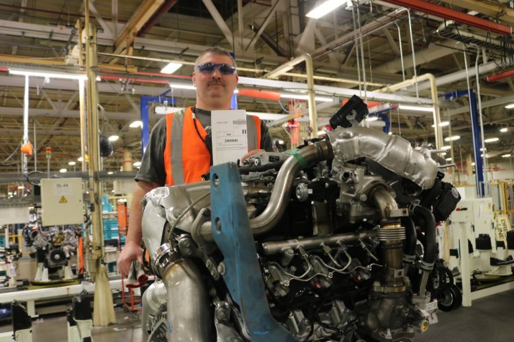 GM-Flint-Assembly-Duramax-01.JPG