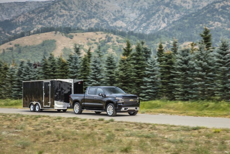 2019-Chevrolet-Silverado-HighCountry-053.jpg