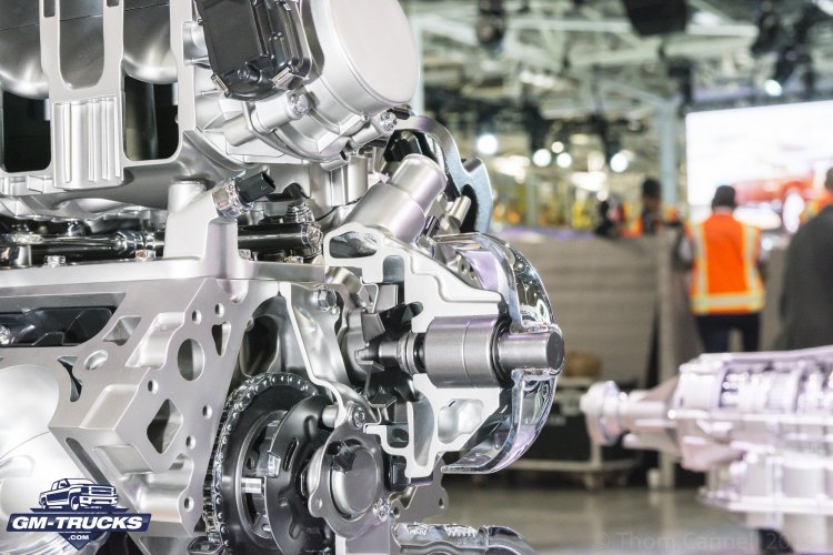Deep Dive: 2020 HD L8T 6.6L Gas and L5P Duramax 6.6L Diesel Engines