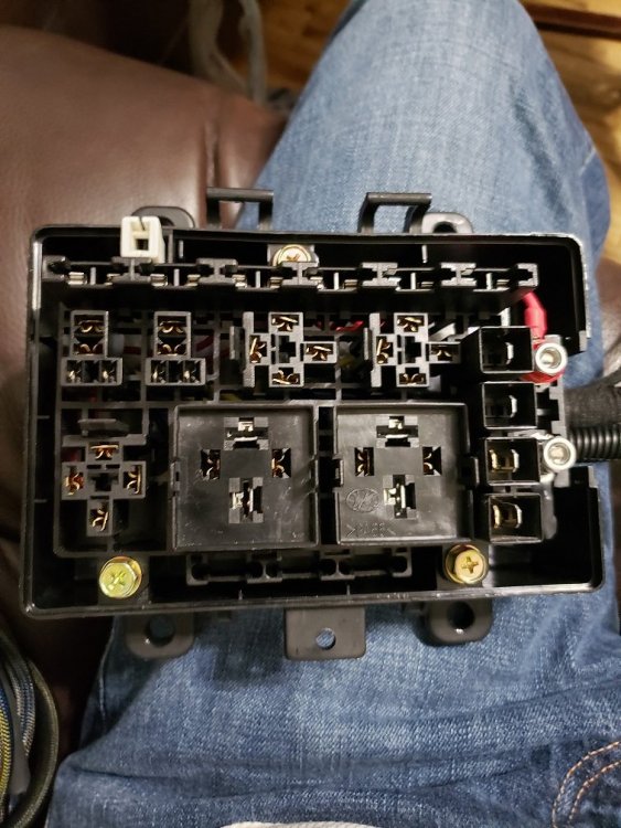 Fuse relay box_02.jpg