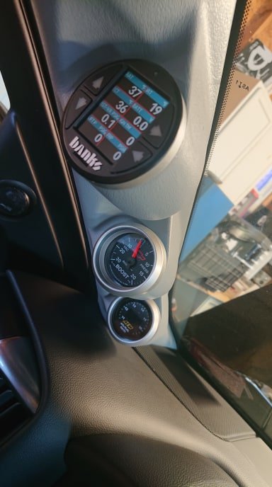 gauges.jpg.9f53eacb9a51a703e1b9f4051f1bd40d.jpg