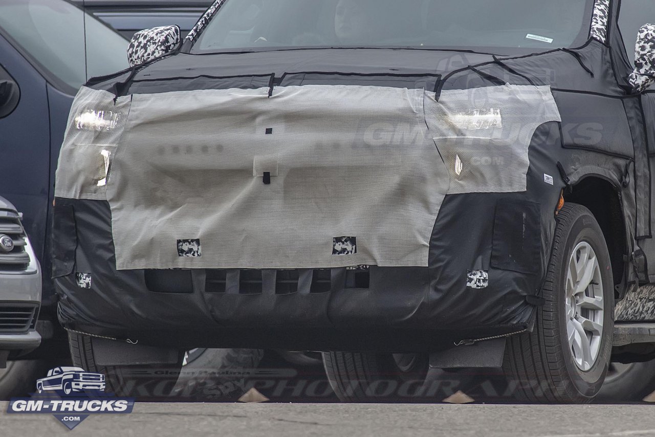 2020 Suburban, Tahoe, & Yukon Pre-Production Mules Caught Using Production Lighting