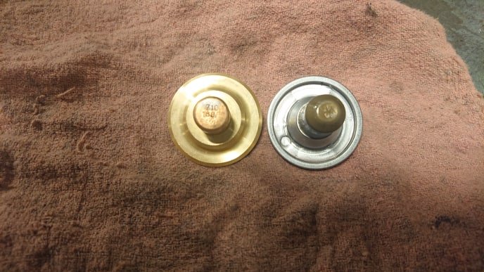 thermostat2.jpg.7c2be9b06b0fe7c0346f7a85dbd72383.jpg