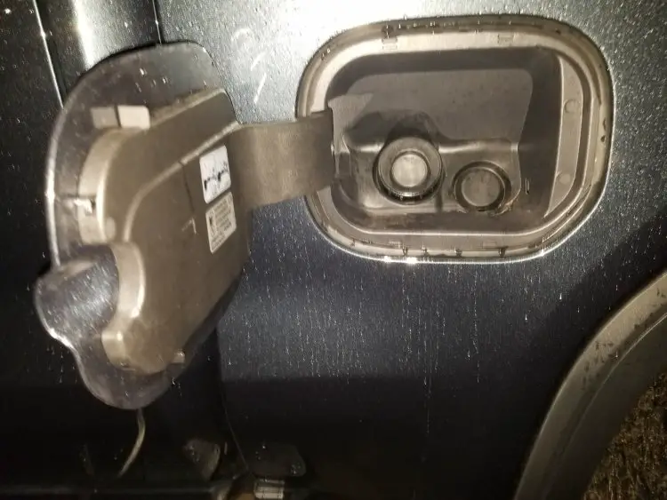 Locking Gas Door? 20202024 Silverado HD & Sierra HD