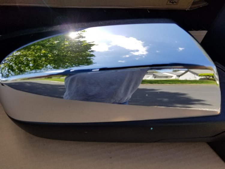 R mirror chrome cap.jpg