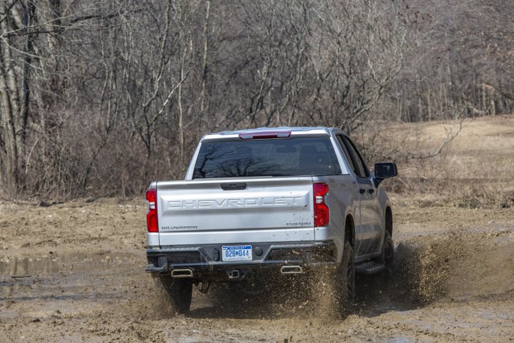 2020-Chevrolet-Silverado-TrailBoss-064.jpg