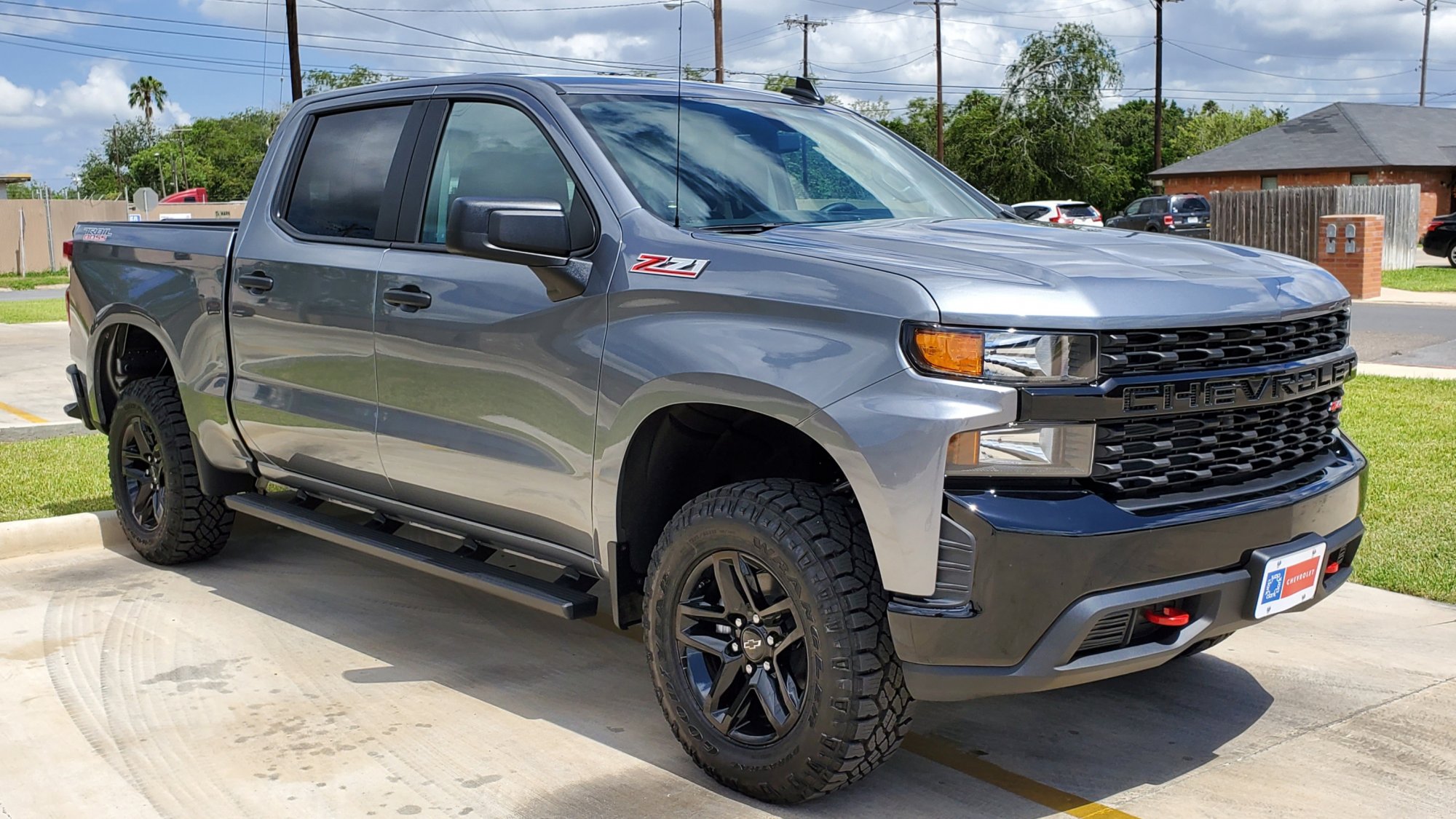 difference between custom and custom trail boss