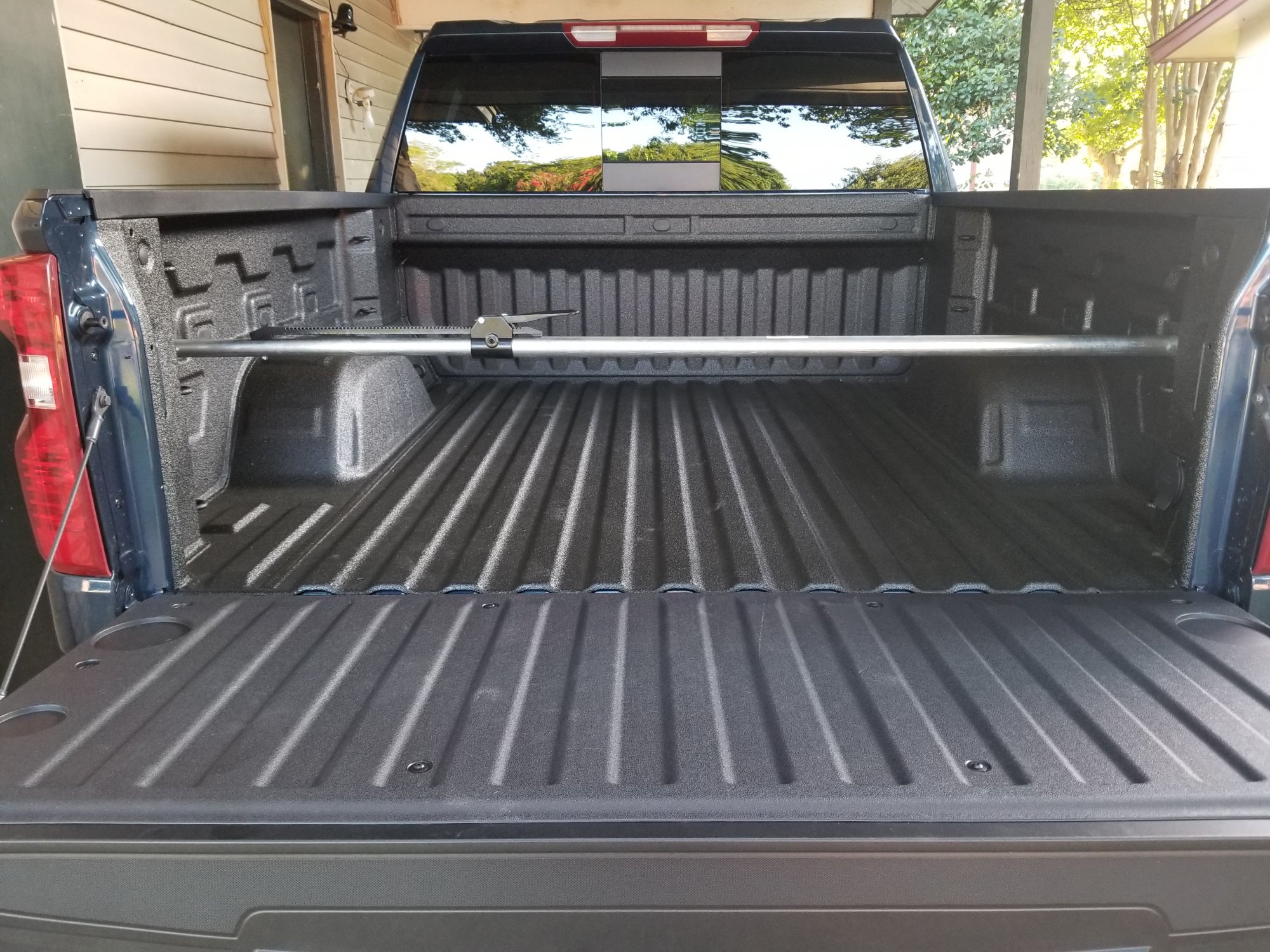 Cargo bar 20192025 Silverado & Sierra