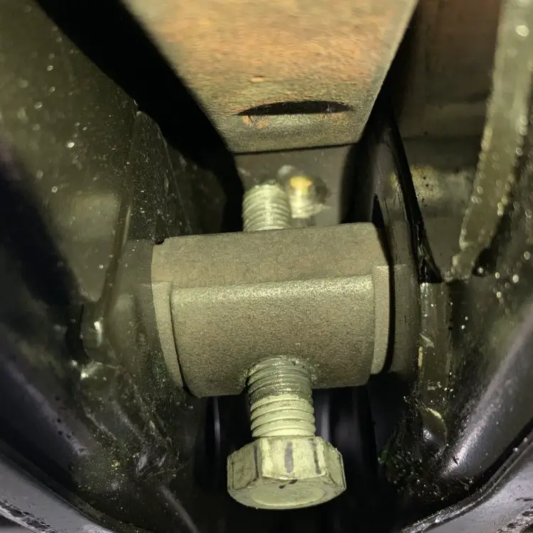 Correct Torsion key bolt position 20152019 Silverado & Sierra HD