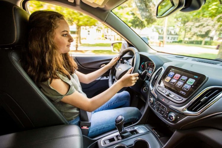 teen_girl_driver_cou_LhwhW.jpg