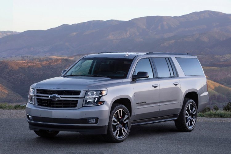 2019-Chevrolet-Suburban-RST-001.jpg