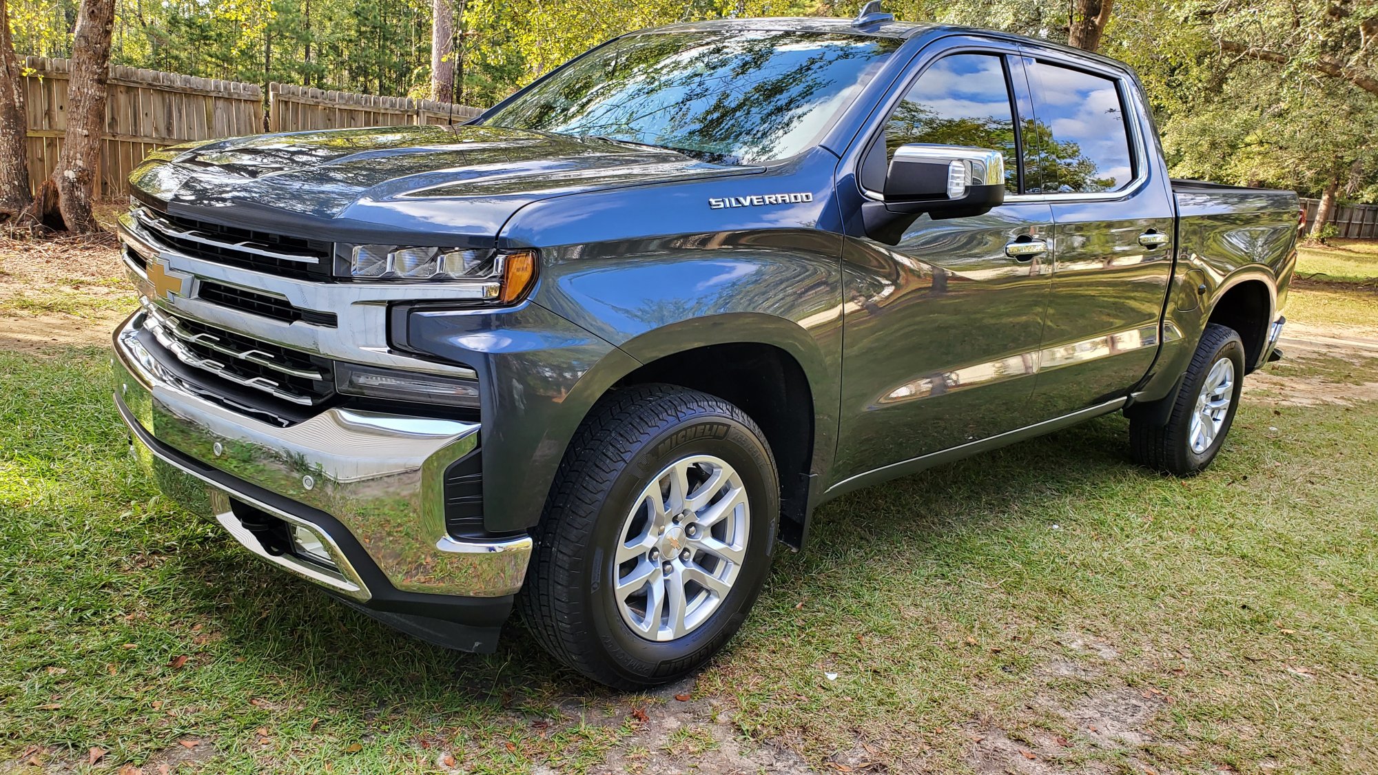 Shadow Grey Metallic 20192025 Silverado & Sierra
