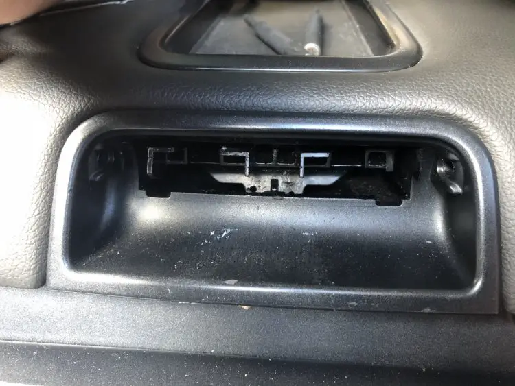 2018 Broken Console Latch Stuck and at wits end 2014 2019
