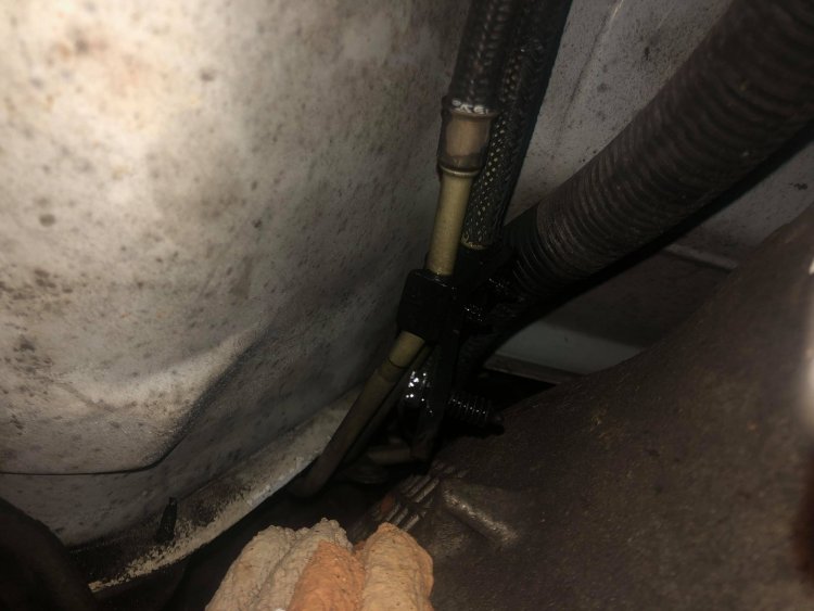 pic fuel leak.jpg