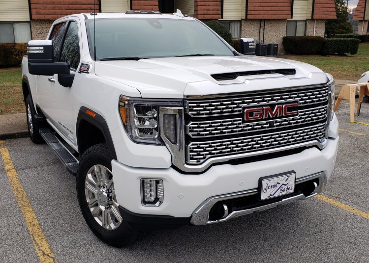 2020 GMC Sierra Denali Duramax (crop).JPG